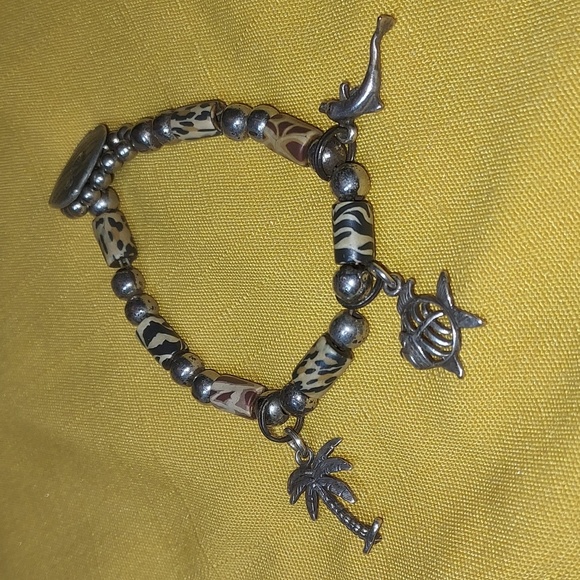 Tropical and Animal Print Bracelet - Picture 3 of 8
